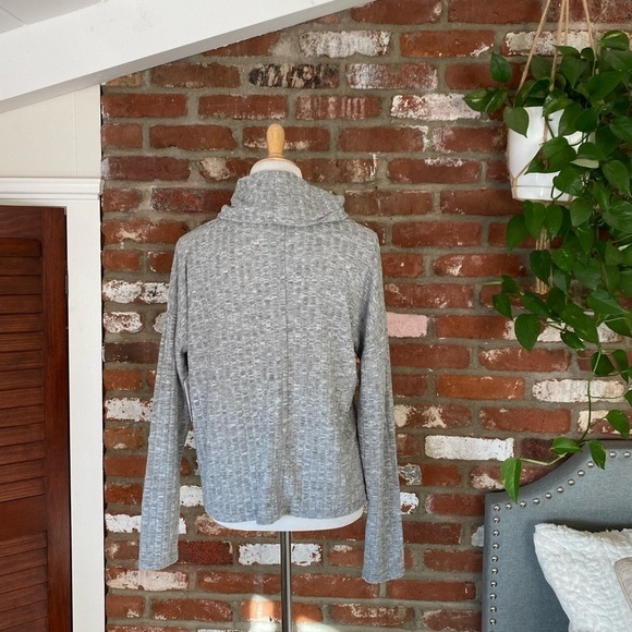 BP Cozy Gray Ribbed Mock Neck
Sweater NWT Size Large - Picture 4 of 7